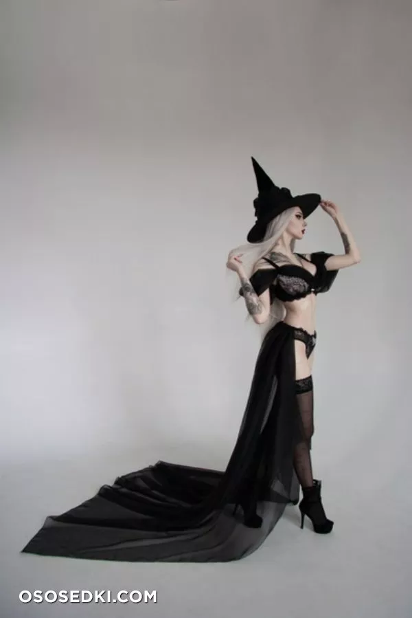 Xenon - Halloween Witch - 13