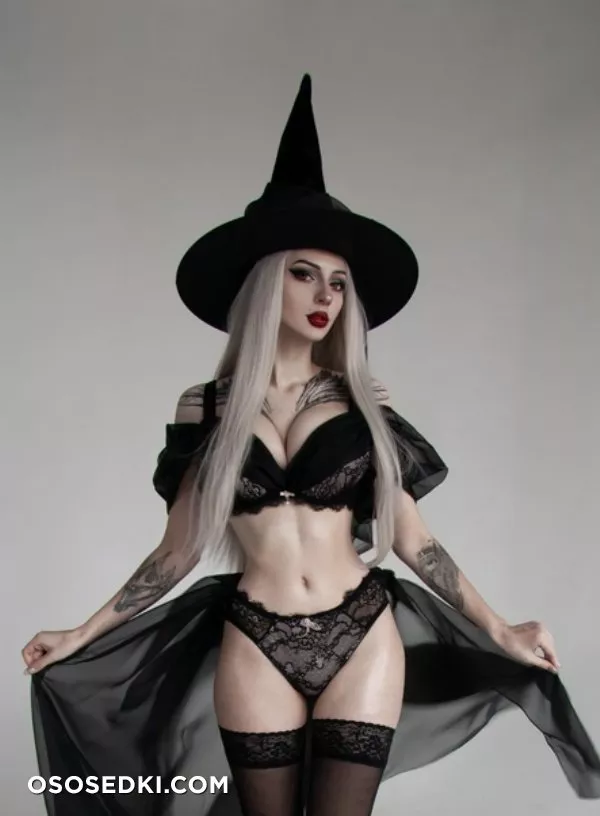 Xenon - Halloween Witch - 14