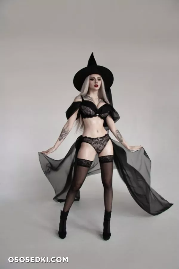 Xenon - Halloween Witch - 15