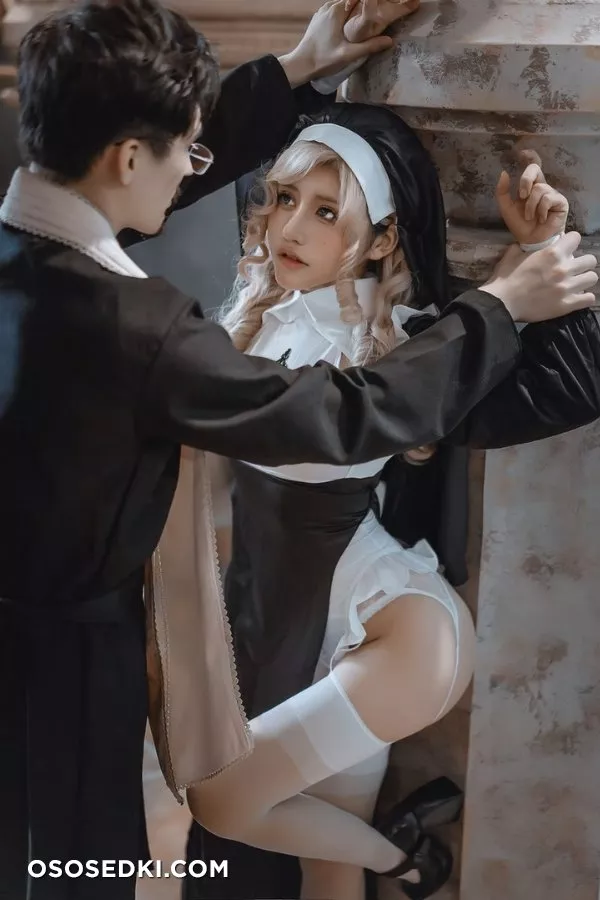 [Cos]一笑芳香沁 - 修女与神父 Original characters - 19