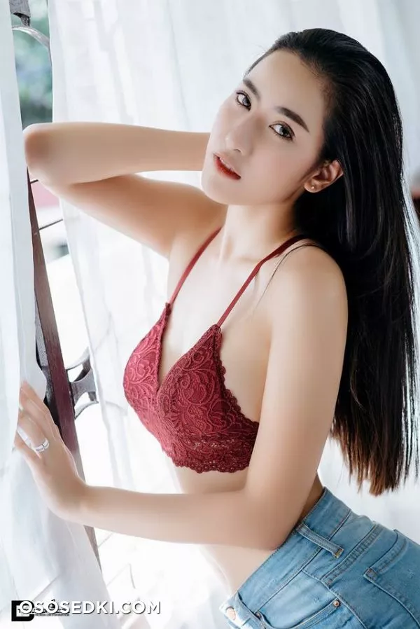 Amie Chontida - 9