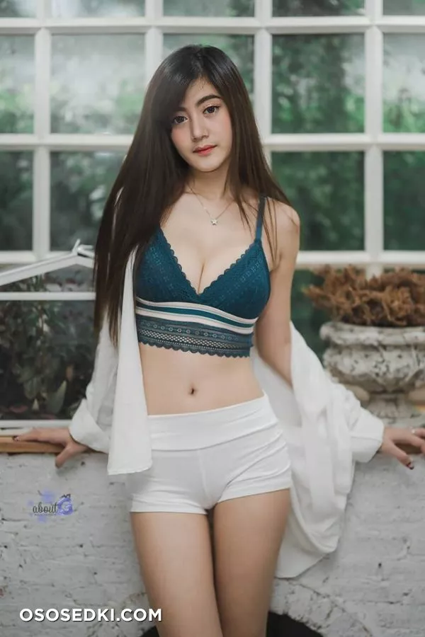 Nichapha Praew - 7
