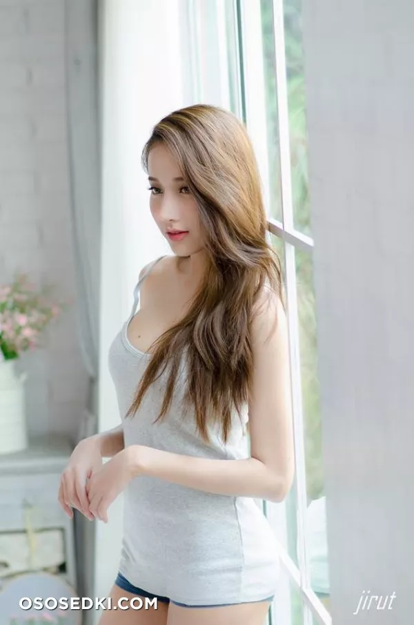 Pichana Yoosuk. - 9