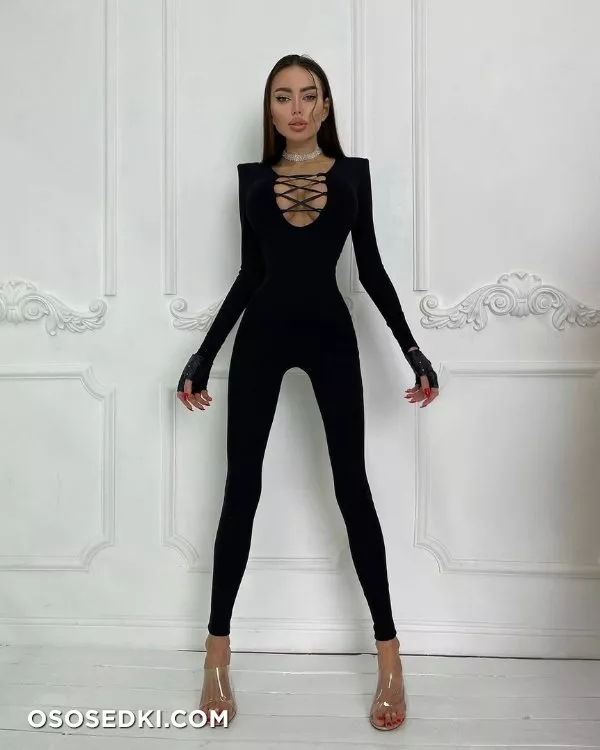 Alena Omovych - 69