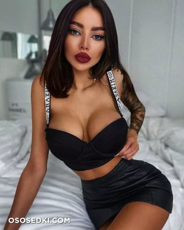 Alena Omovych - 79