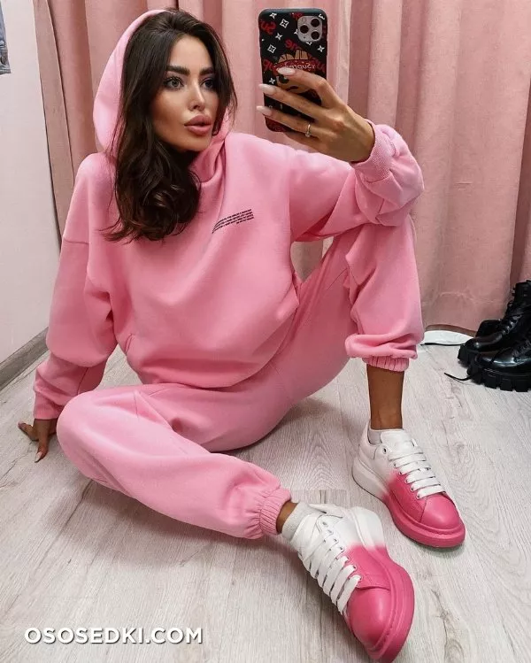Alena Omovych - 86
