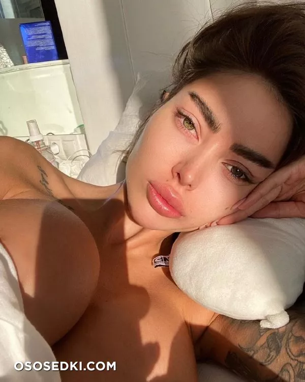 Alena Omovych - 135
