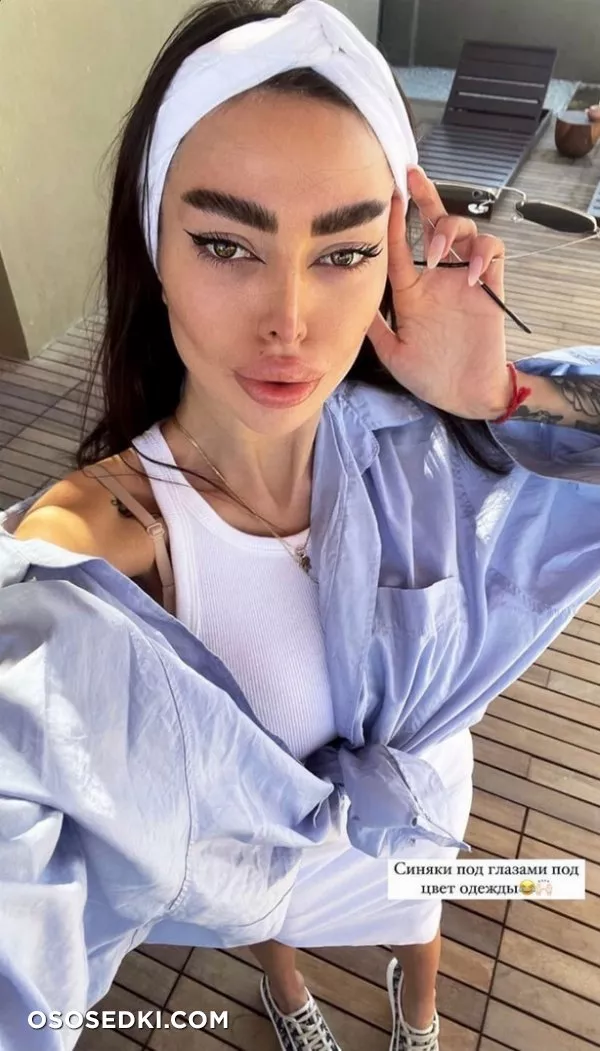 Alena Omovych - 143