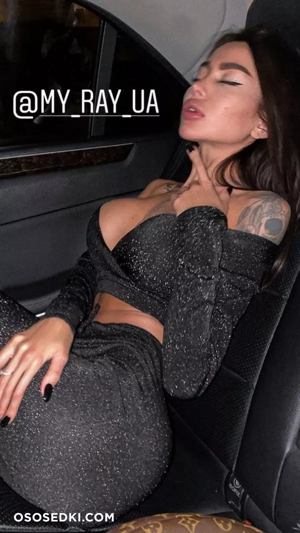 Alena Omovych - 223