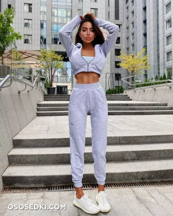 Alena Omovych - 227