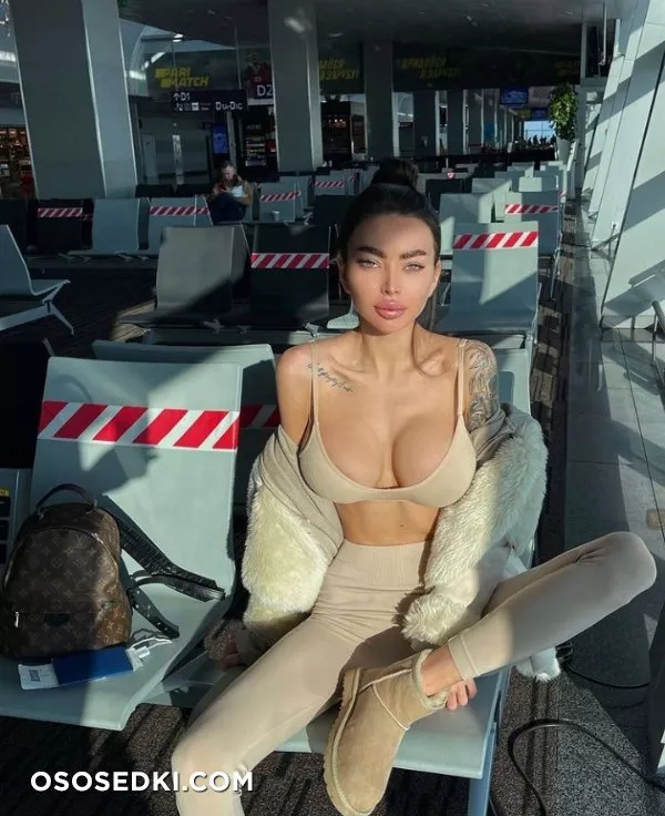 Alena Omovych - 239