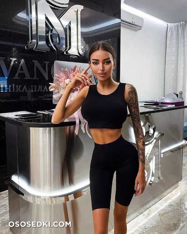 Alena Omovych - 244
