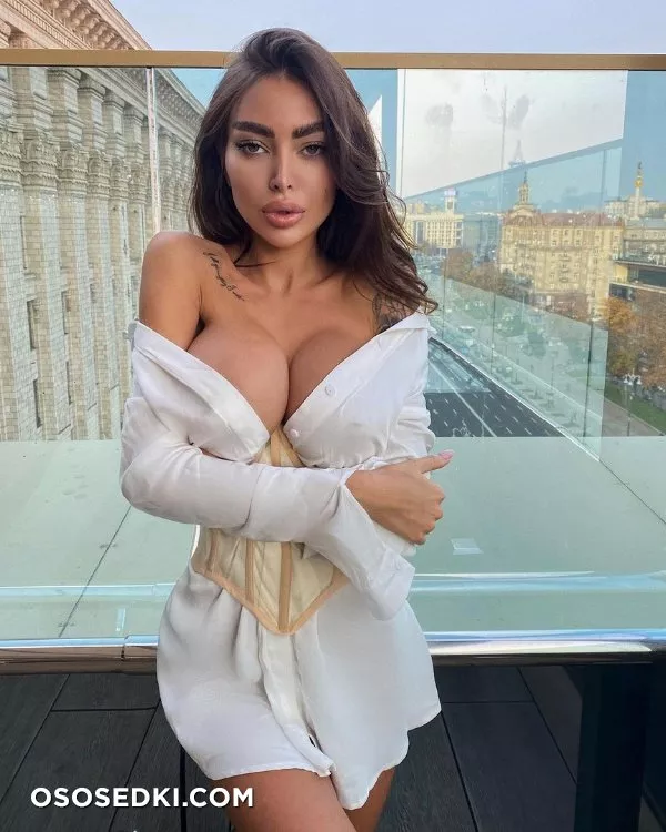 Alena Omovych - 270