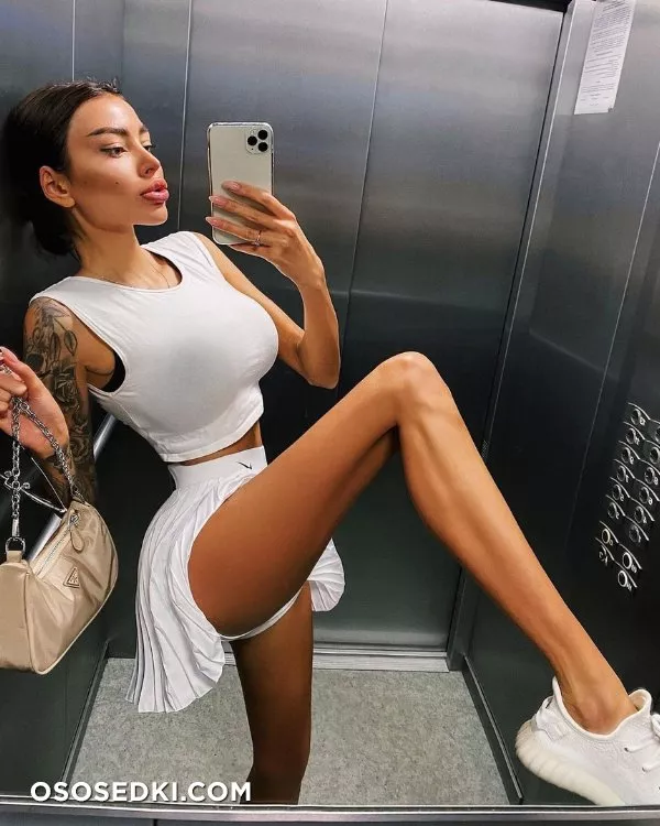 Alena Omovych - 284