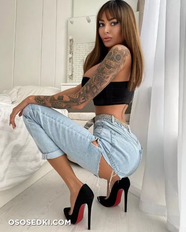 Alena Omovych - 316