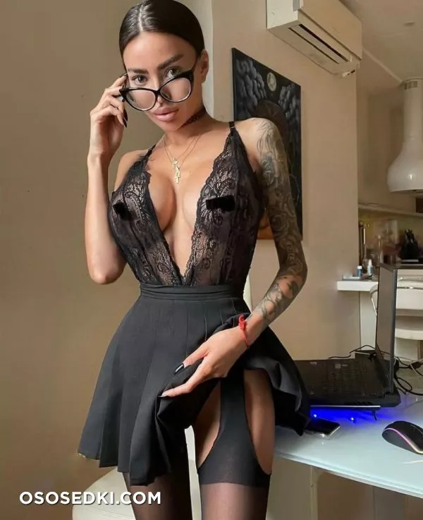 Alena Omovych - 331