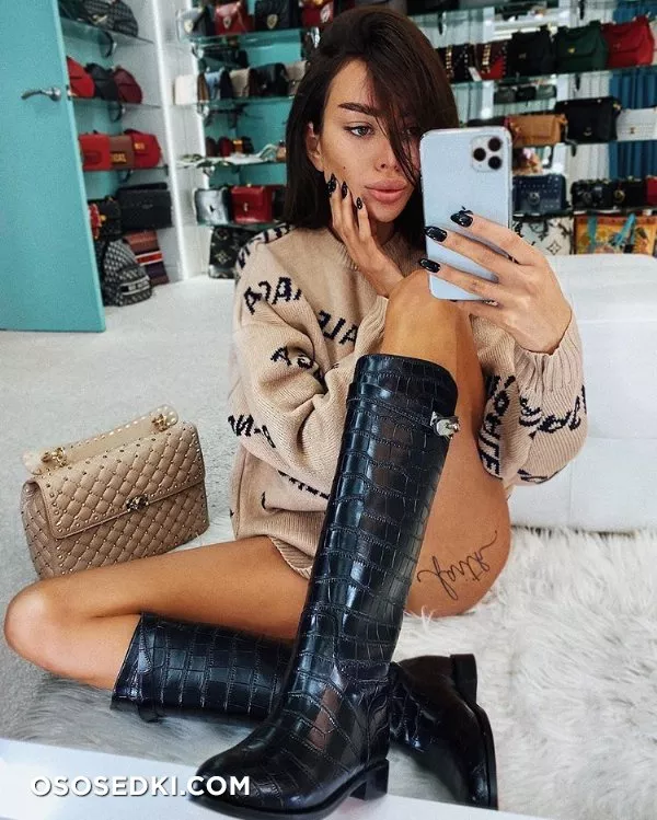 Alena Omovych - 335