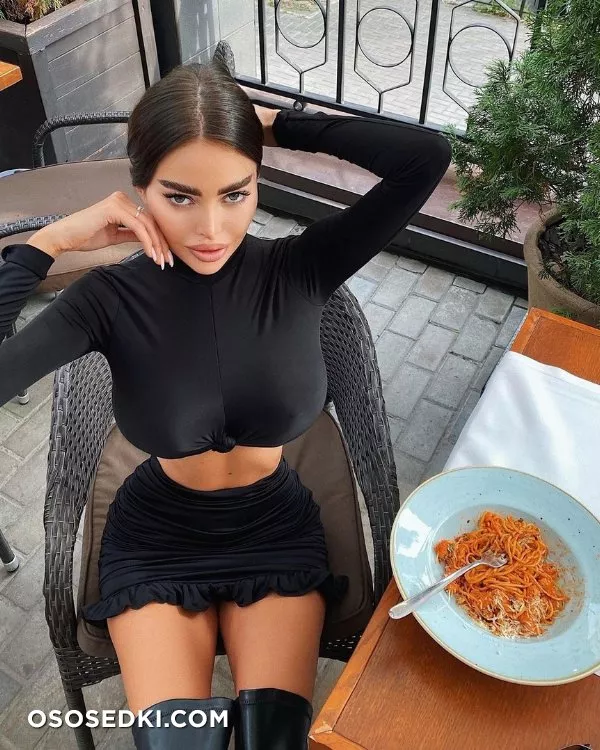 Alena Omovych - 362
