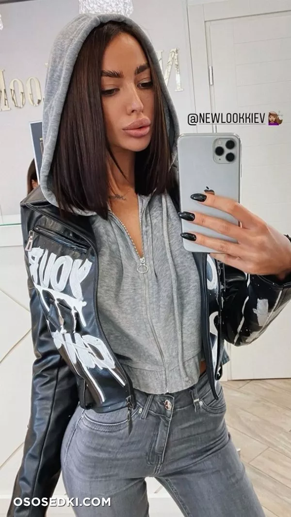 Alena Omovych - 368