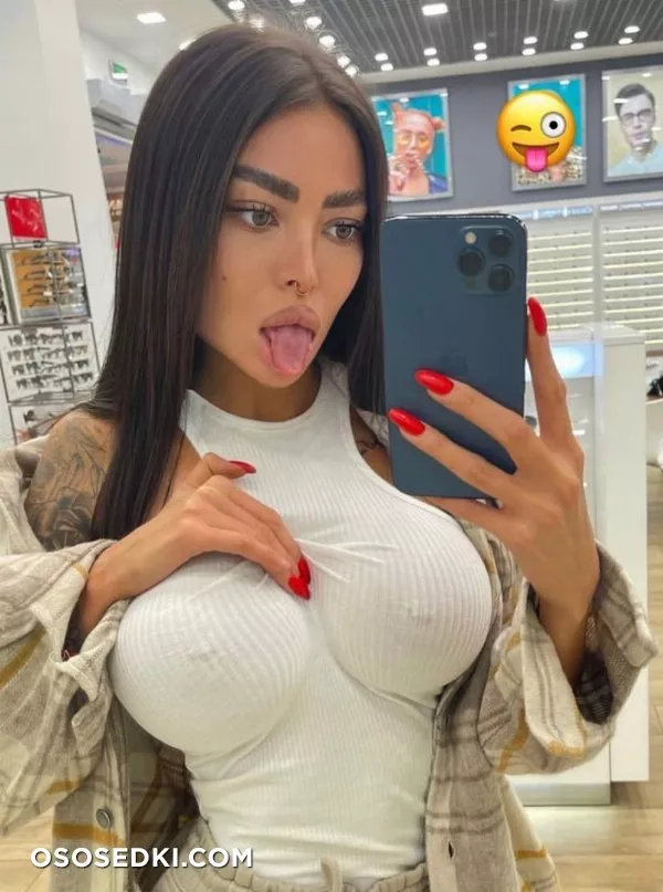 Alena Omovych - 429