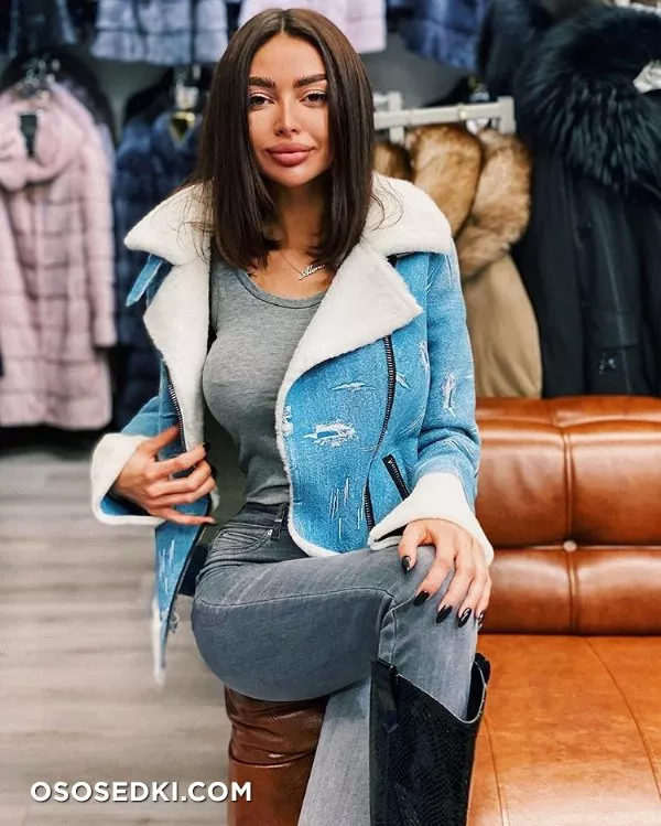 Alena Omovych - 435