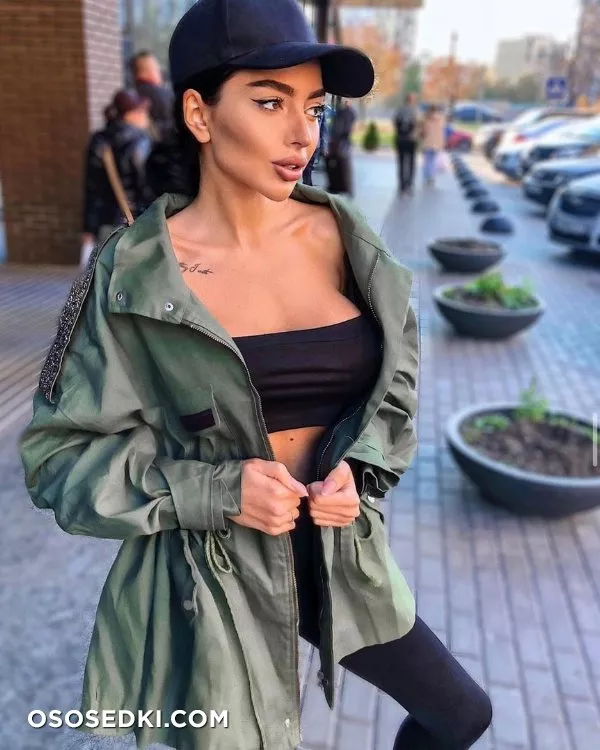 Alena Omovych - 451