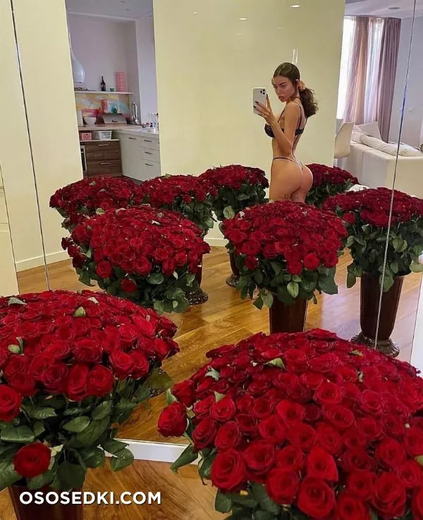 Alena Omovych - 464