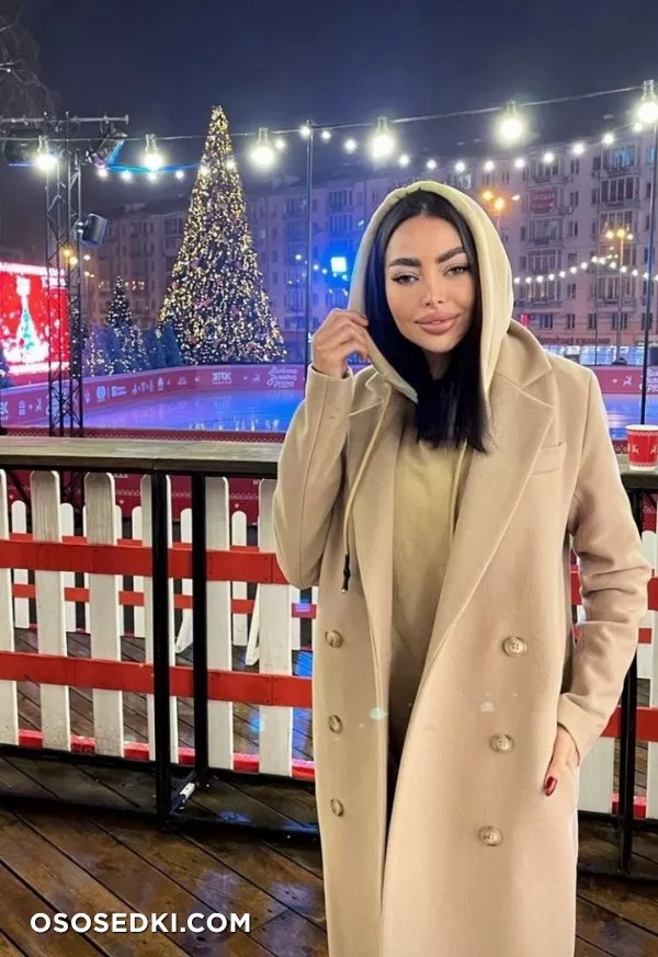 Alena Omovych - 468