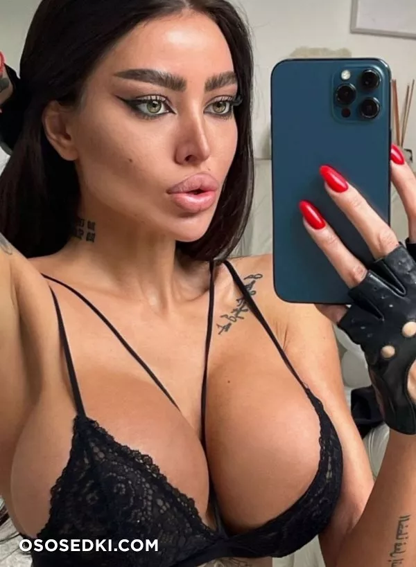 Alena Omovych - 477