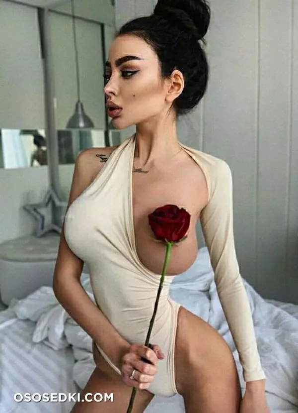 Alena Omovych - 496