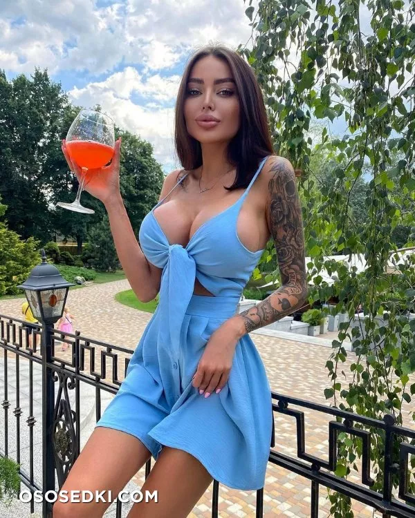 Alena Omovych - 501