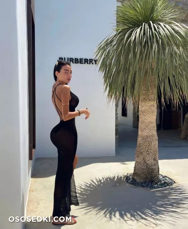 Alena Omovych - 513