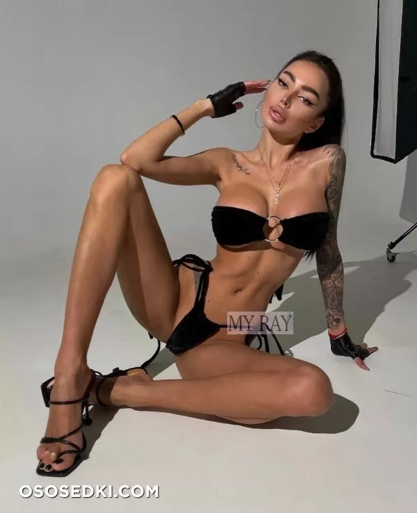 Alena Omovych - 514