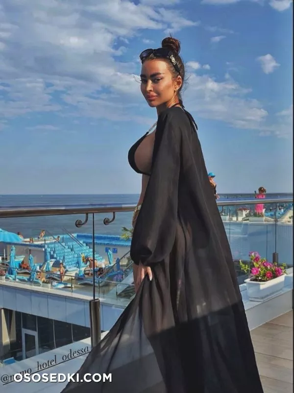 Alena Omovych - 534