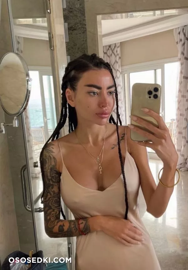 Alena Omovych - 568