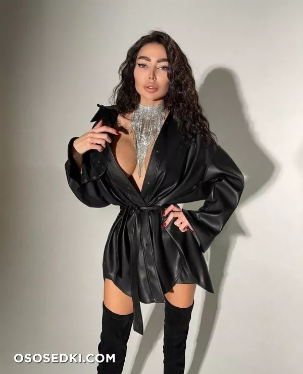 Alena Omovych - 576