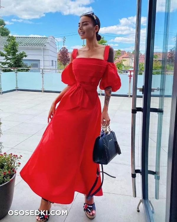 Alena Omovych - 616
