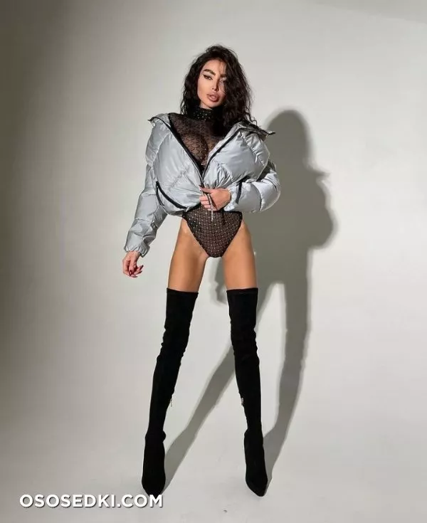Alena Omovych - 651