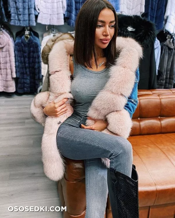 Alena Omovych - 653