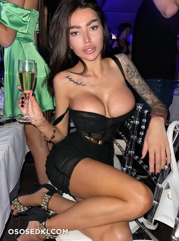 Alena Omovych - 686