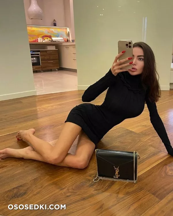 Alena Omovych - 693
