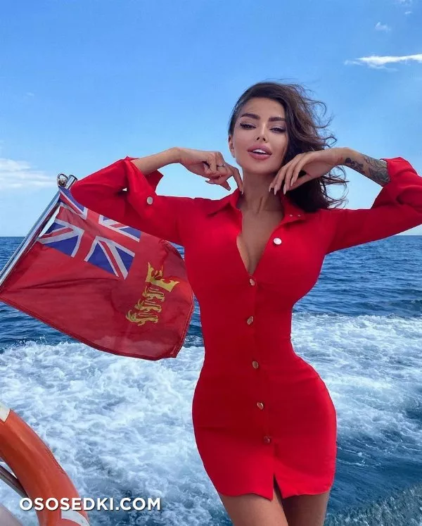 Alena Omovych - 699