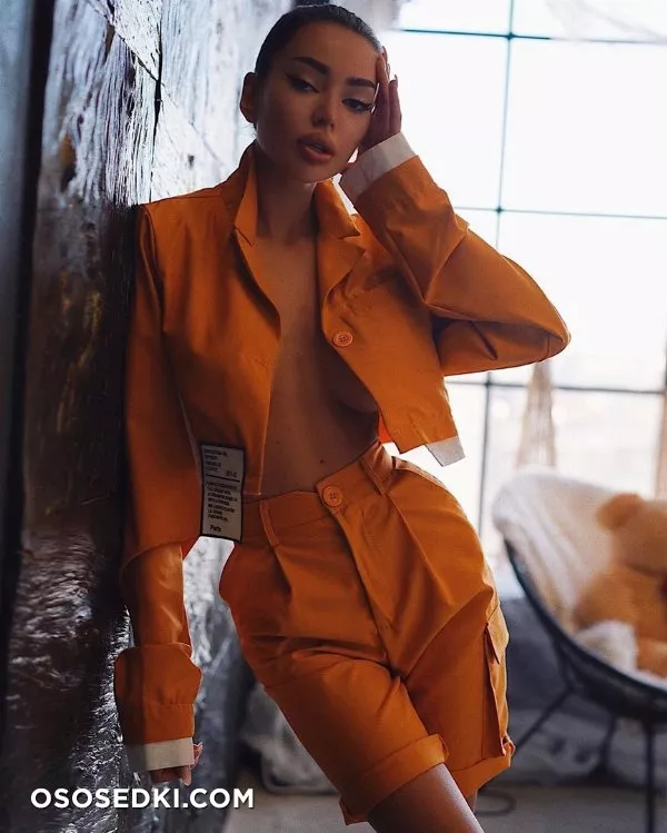Alena Omovych - 702