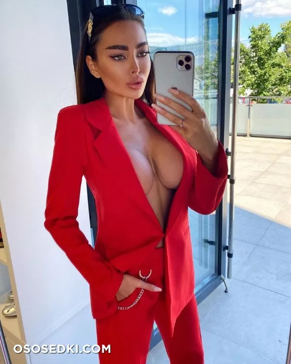 Alena Omovych - 710