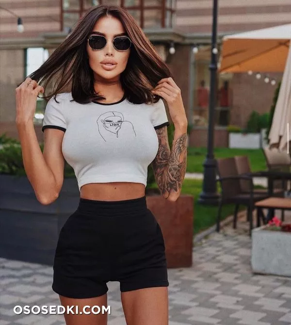 Alena Omovych - 758