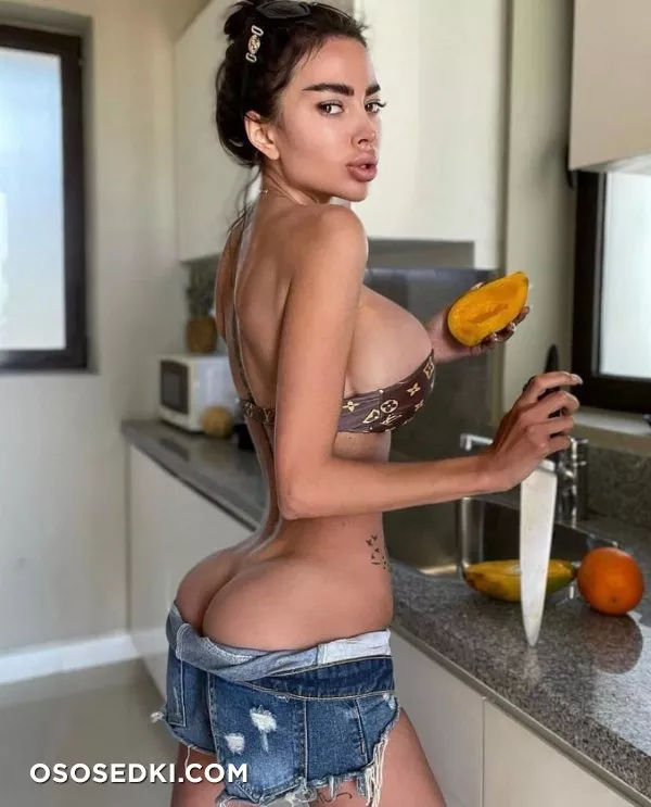 Alena Omovych - 786