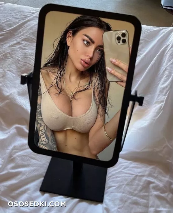 Alena Omovych - 801