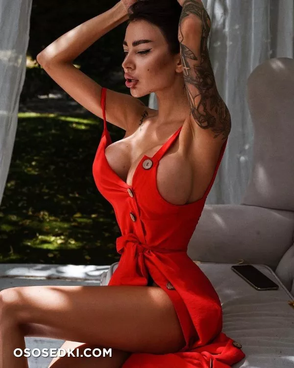 Alena Omovych - 808