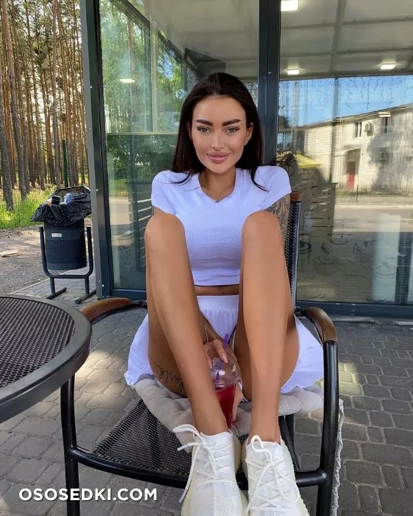 Alena Omovych - 814