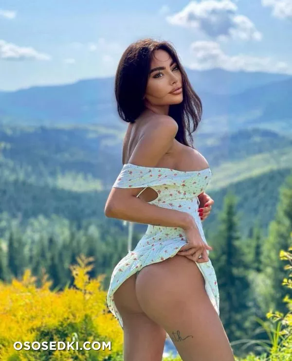 Alena Omovych - 821